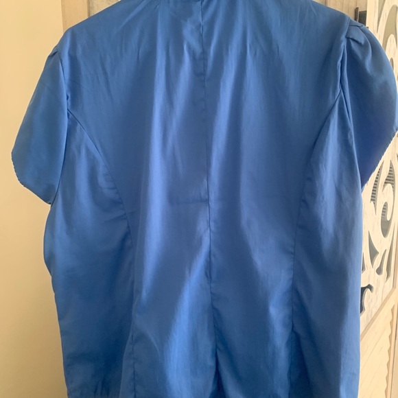 Button down - Picture 3 of 3